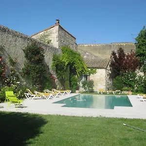 Les Jardins De La Livree Bed & Breakfast